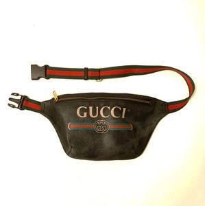 Gucci Logo Belt Bag Medium